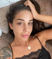 Get in touch with oana zavoranu ✔ (@zavoranuoana) — 22 answers, 252 likes. Vedete Romania Nemachiate Divahair Ro È™tefania