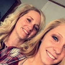 Lori Oxendine's Instagram, Twitter & Facebook