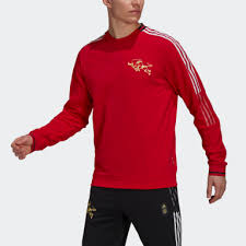 Darüber hinaus überzeugen die neuen modelle. Manchester United Ausrustung Trainingsanzug Adidas
