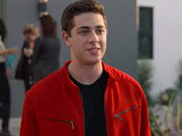 It looks like this love triangle isn't stopping anytime soon as devi decides to date. Never Have I Ever Star Jaren Lewison Breaks Down The 1st Season