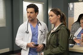 C'est l'histoire de meredith grey, interne, résidente puis titulaire en médecine à l'hôpital de seattle grace, qui a un lien, parfois direct, avec la. Watch Grey S Anatomy Online Season 15 Episode 24 Tv Fanatic