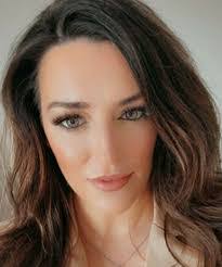 Emma Heaton's Instagram, Twitter & Facebook