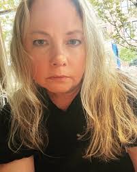 Jennifer Bertram's Instagram, Twitter & Facebook