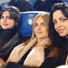 Ganz versonnen überlegte sie, ob es wohl einen regenbogen über münchen gegeben habe… sie ist halt die beste aller ehefrauen (e.kishon). Edin Dzeko 9 Fans Auf Twitter Three Beauties Roma Stadio Olimpico Last Night Amra Silajdzic Merima Dzeko Asroma Forzaroma Dzeko Silajdzic Https T Co F67kaki4dt