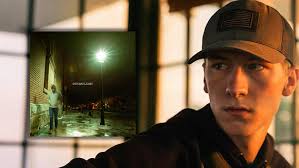 Sam Barber's Blue Collar Tales Continue In The Intoxicating New Song  "Streetlight"