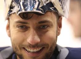 Pavelec not bothered by competition