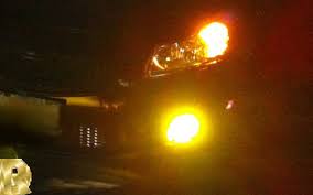 Front fog lamp dipasang di bumper depan bagian bawah sisi sementara rear fog lamp dipasang menyatu dengan lampu belakang mobil yang memancarkan warna merah terang. List Daftar Harga Lampu Kabut Mobil Berkendara Harga Mobil Dan Motor
