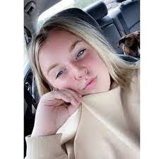 Renee Swindell's Instagram, Twitter & Facebook