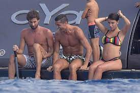 Ve el perfil completo en linkedin y descubre los contactos y empleos de georgina en empresas similares. Real Madrid Superstar Cristiano Ronaldo S Girlfriend Georgina Rodriguez Abandoned By Her Parents During Pregnancy