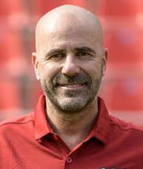 Christel k., eine ältere frau, war. Peter Bosz Vereinslos Trainerprofil Kicker