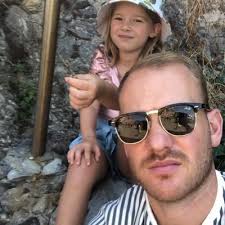 Ryan Stark (@ryansniejder)