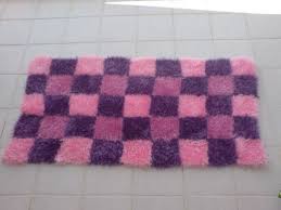 Kucuk Kare Desenli Sakalli Ipten Hali Modeli 560x420 Orgu Halilar Paspas