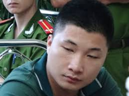 Khởi tố 2 bố con đánh CSGT nhập viện