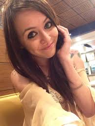 Single looking to meet new friends.. new to the area and don't know anyone  here so feel free to message me .