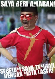 Prajurit datang untuk melapor, datang sendiri tak diminta. Mari Berbalas Pantun