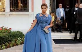 يتم أخذ عينة من الأنسجة من منطقة الرئة المشتبه فيها ويتم. Ù†Ù‡Ù‰ Ù†Ø¨ÙŠÙ„ Ù‚Ø¨Ù„ ÙˆØ¨Ø¹Ø¯ Ø§Ù„Ø±Ø¬ÙŠÙ…