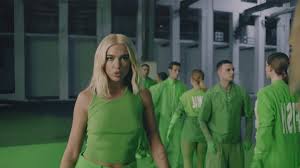 Lipa wrote the track with jason evigan, clarence coffee jr. Dua Lipa Does A Deceptively Simple Look 8 Ways In Her New Physical Video Vogue