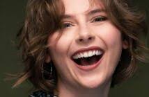 Adriana Manon's Instagram, Twitter & Facebook