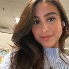 Bella Adam (@gfx_bell)