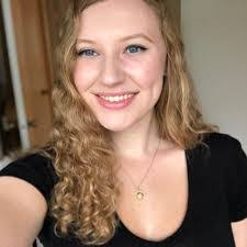 Kelly Graser's Instagram, Twitter & Facebook