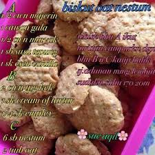 Biskut coklat cip oat tepung, serbuk koko dan serbuk kulit kayu manis perlu diayak terlebih dahulu agar teksturnya lebih halus dan gebu. Biskut Oat Nestum Biscuit Recipe Cookie Desserts Food And Drink