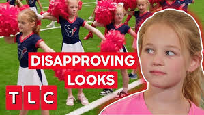 Eileen, Hannah, Annmarie, Leyla, Kara and Lisa dancing to "Come Home"