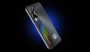 Tecno Pova 5G: 120-Hz-Bildschirm ...