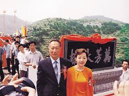 Jun 18, 2021 · 為商討疫苗轉贈事宜，總統蔡英文下午會見台積電董事長劉德音與鴻海集團創辦人郭台銘。總統府發言人張惇涵會後轉述，會中對疫苗交貨期程有. å°é¢æ•…äº‹åƒå„„é›£å›žå¤©éƒ­å°éŠ˜å¤«å©¦æŠ—ç™Œç¥•è¾›