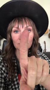 Sara McCarty (@saramccartystyle)