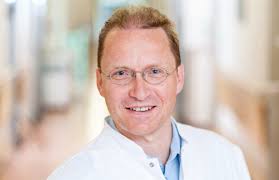 Drei Jahre ViDia Kliniken Gemeinsam erfolgreich helfen l 6  Patientenversorgung ViDia Kliniken stärken die Pflege an allen Stand