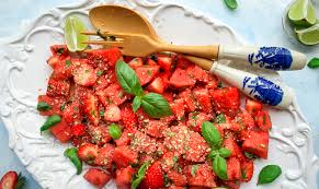 Dip the tip of your spoon into the middle of the sauce and make a flourish across the plate. The Art Of Dining How To Create A Beautiful Plate