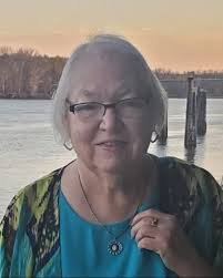 Diana Schmidt's Instagram, Twitter & Facebook