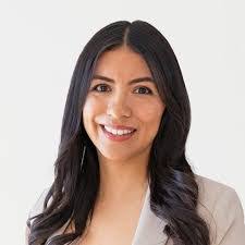 Stephanie Hernandez's Instagram, Twitter & Facebook