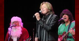 Peter Noone And Herman S Hermits Treat Villagers To Pair Of Rocking Sold Out Concerts Villages News Com