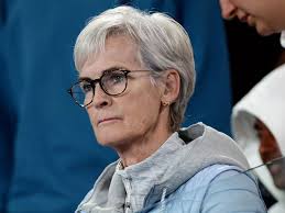 Judy Murray's two-word response to Emma Raducanu's Wimbledon doubles  withdrawal - The Mirror US
