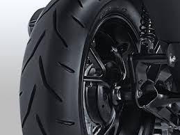 Sebagai informasi, ukuran pelek vario 150 baru ini adalah 2.15 untuk yang depan dan belakang 2.50 ring 14. Ban Vario 150 Ukuran Besar