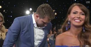 Лука дончич ★ luka dončić запись закреплена. Luka Doncic S Mom Was The Real Mvp Of The 2019 Nba Awards Video Pics Total Pro Sports