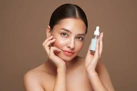 Hyaluronic: Top Benefits, Uses, and Recommended Products for Your Skin