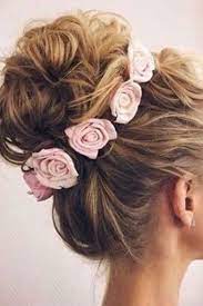 Coiffure Mariage Chignon De Mariage Bas Avec Une Broche Coiffure De Mariage 2019 Des Coiffure Demoiselle D Honneur Chignon Haut Mariage Coiffure Mariage