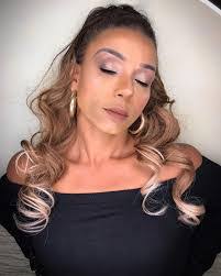 Carol Ferrer's Instagram, Twitter & Facebook