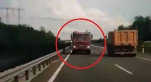 „conform datelor preliminare obţinute de reprezentanţii oficiului consular, opt cetăţeni români au fost răniţi în urma accidentului. Groaznic Accidentul Din Ungaria In Care Au Murit 9 Romani Live Pe Facebook Video Ziar Info IaÈi Stiri Iasi