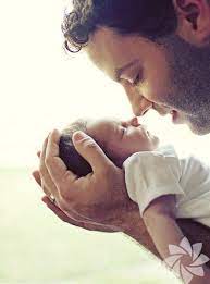 Babalar Ve Bebekleri Anlatan 30 Duygusal Fotograf Newborn Photoshoot Baby Photography Baby Photoshoot