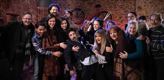 Οι τουιτεράδες περίμεναν πως και πως το δεύτερο επεισόδιο του « καφέ της χαράς » το βράδυ της παρασκευής. Etsi Mas Protrepei To Kafe Ths Xaras Na Meinoyme Spiti Video E Stage Gr