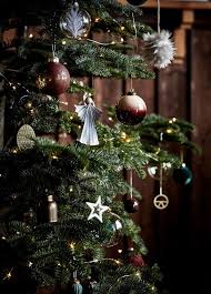 En porcelaine ou en verre, ces déco aux formes et motifs vintage donnent au sapin de noël une allure légèrement rétro. Noel 2017 Les Tendances Deco Dans Tous Ses Etats