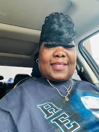 Hello , im new here. My name is Elia. 55 years old. Honest. Hard Worker.  Single. Looking for a friendship , that can turn in a nice relationship.  This picture is from