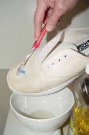 Use A Mixture Of Vinegar And Cold Water To Scrub Water Stains Off Of Leather Clean Canvas Shoes Clean Shoes How To Clean Suede
