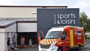 04 77 10 08 08 contact@ambulance42.fr La Plaine Sur Mer Des Lotissements Evacues Apres Un Incendie