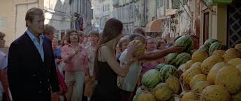 Un unione di 5 cori ( amatoriali ) pavesi, per far un concerto. This Summer We Re Chanelling Carole Bouquet In For Your Eyes Only
