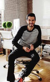 Called the ordinary, it came in a dozen of skus, with products ranging from a variety of serums that claimed to consist of pure ingredients. Deciem Founder Co Founder