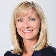 Linda Pineau's Instagram, Twitter & Facebook